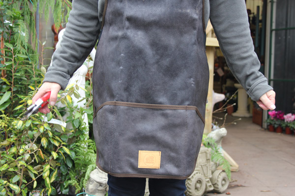Haws The Classic Gardeners Full Length Leather Apron - Image 3